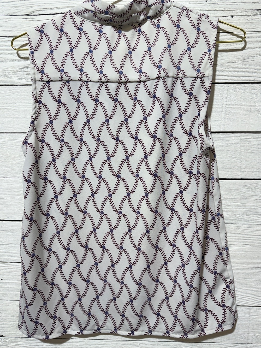 Ann Taylor White Sleeveless Printed V-Neck Camisole - Picture 5 of 5